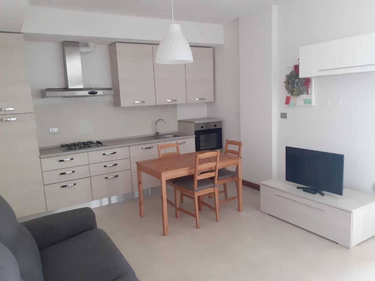 Barcellona Apartment Римини Екстериор снимка