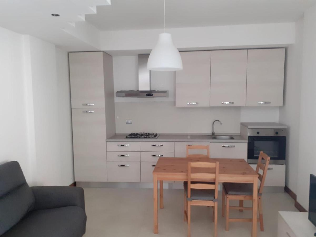 Barcellona Apartment Римини Екстериор снимка