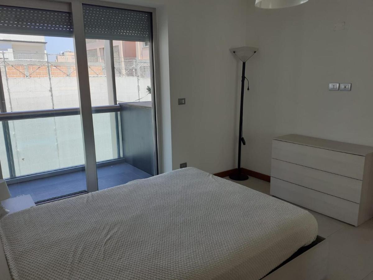 Barcellona Apartment Римини Екстериор снимка